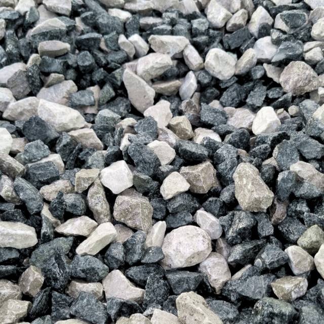Black and White Limestone Gravel Chippings