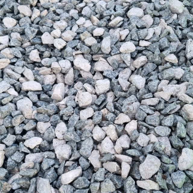 Black and White Limestone Gravel Chippings
