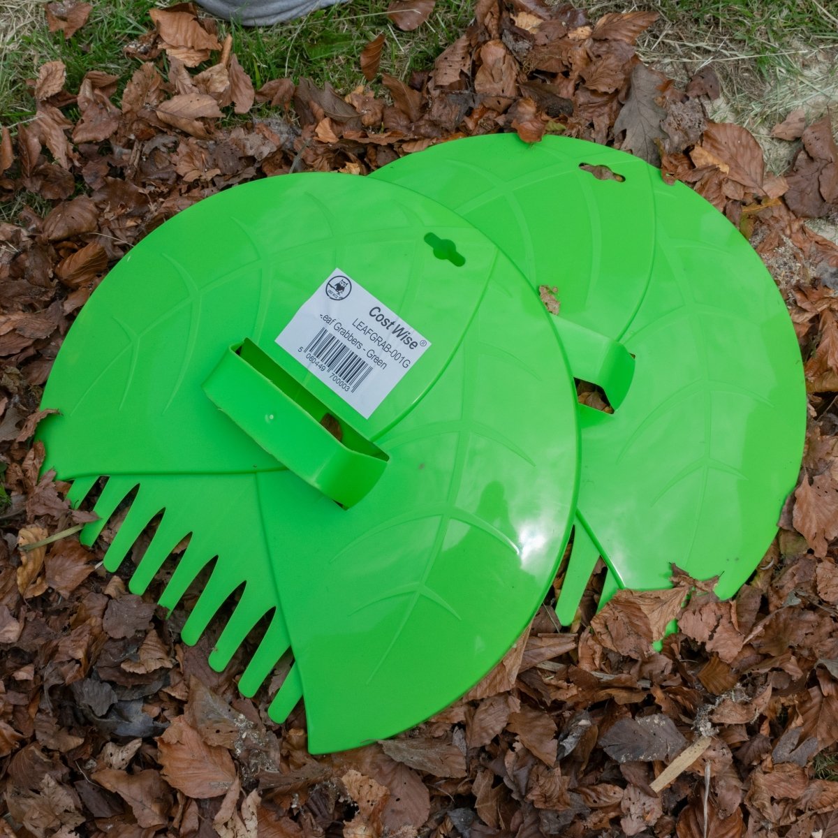 Leaf Grab Garden Cleaning Scoops, Green - Dandys Landscape Supplies