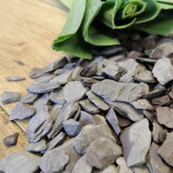 Welsh Crushed Welsh Slate Sample - Dandy's Topsoil & Landscape Supplies