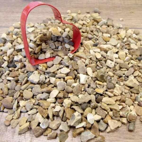 Golden Gravel Chippings Sample - Dandy's Topsoil & Landscape Supplies
