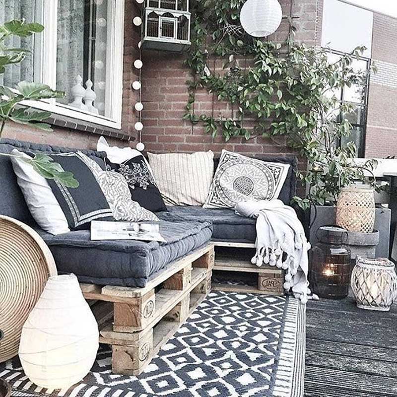 Pallet Furniture And Planters