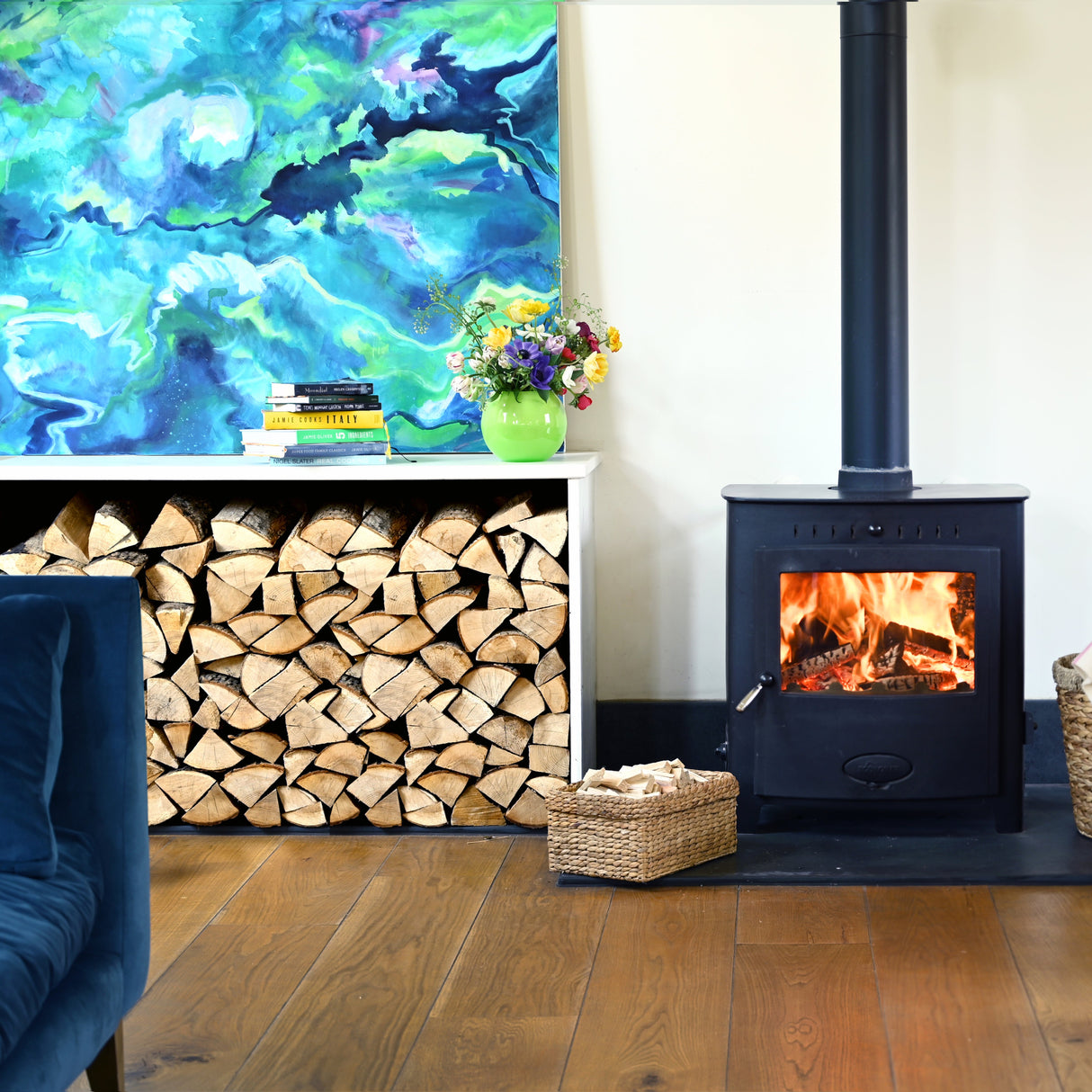Fire Starter Kit. Kiln Dried Hardwood Logs, Kindling, Natural Firelighters and Matches