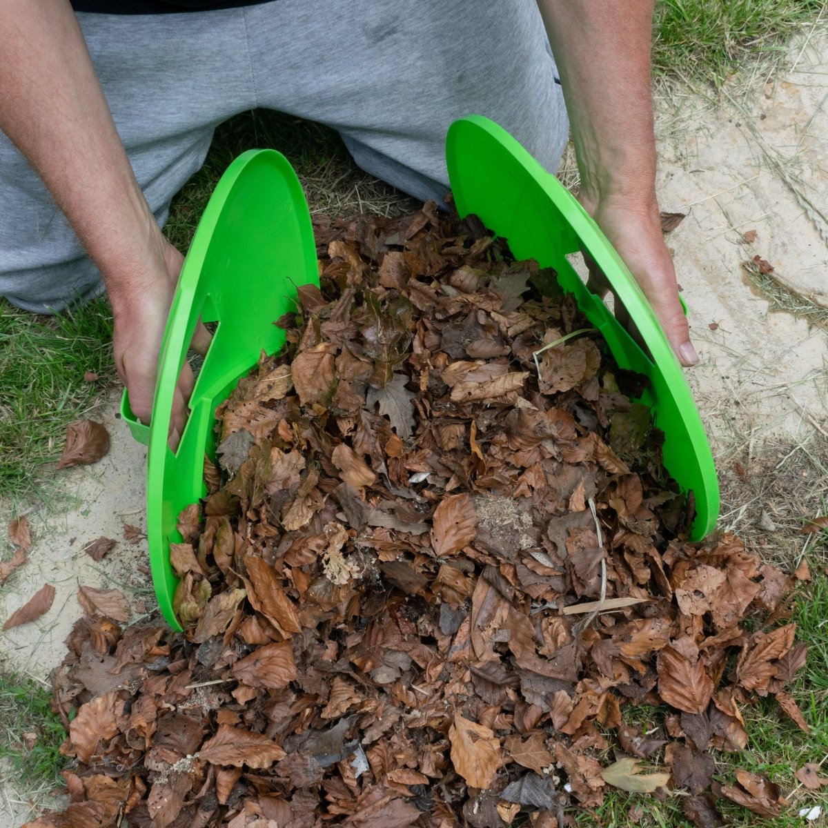 Leaf Grab Garden Cleaning Scoops, Green - Dandys Landscape Supplies