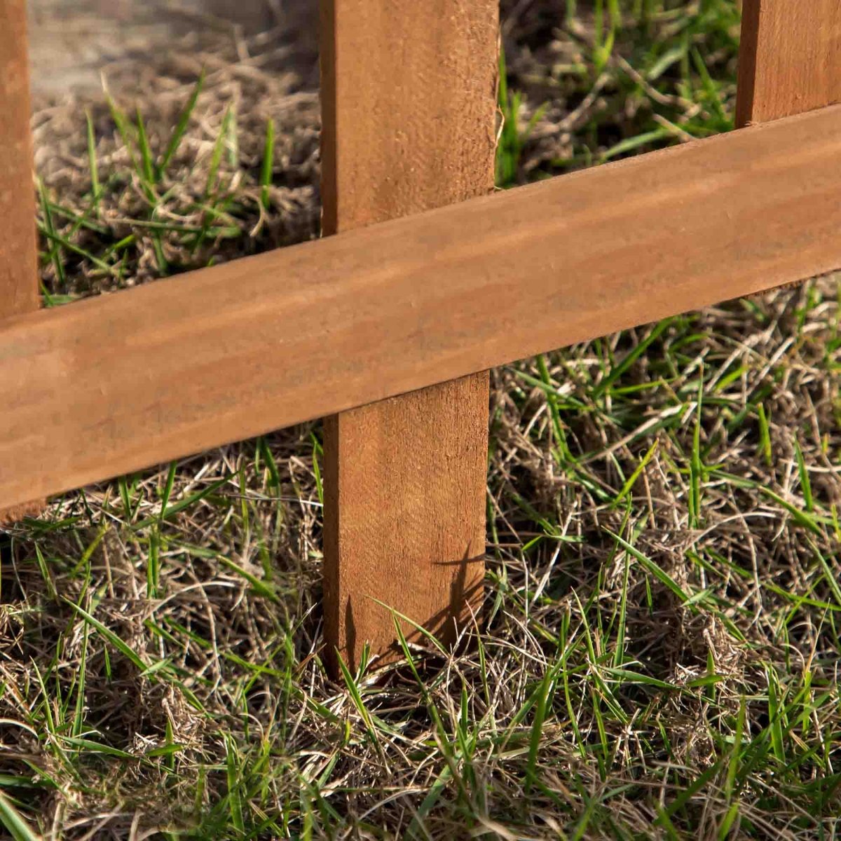 Outsunny Pack of 24 Wooden Border Fences, Garden Fixed Picket Fence for Lawn Edging, Flowerbed, 60L x 1D x 34H cm, Brown - Dandys Landscape Supplies